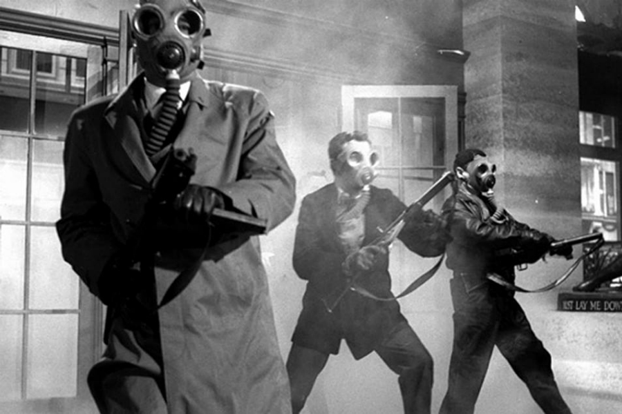 THE LEAGUE OF GENTLEMEN (Basil Dearden, 1960).