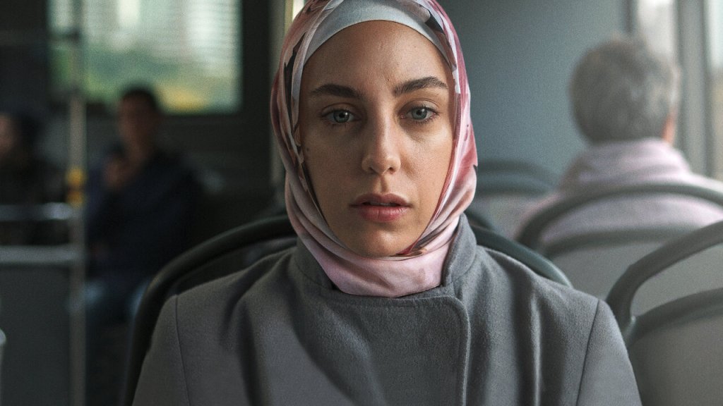 "Bir Başkadır" (Berkun Oya, 2020), Netflix.