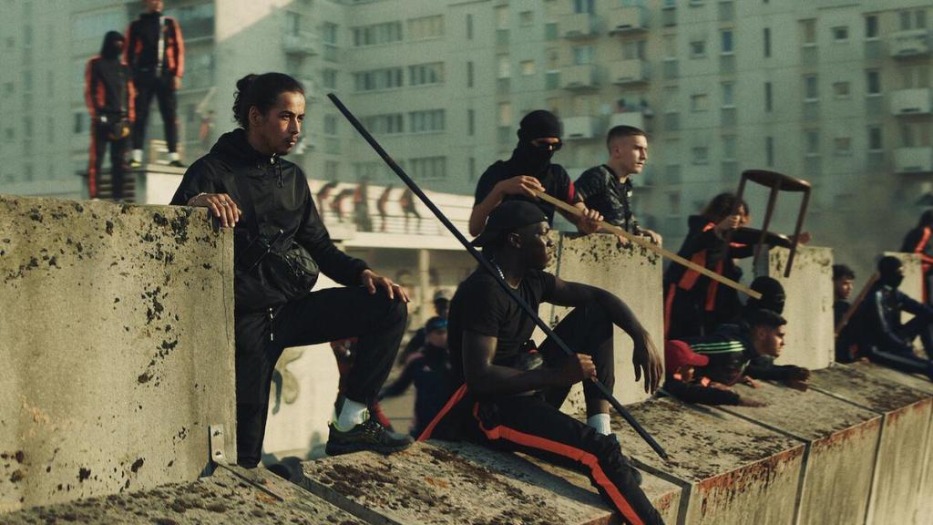 ATHENA (Romain Gavras, 2022).