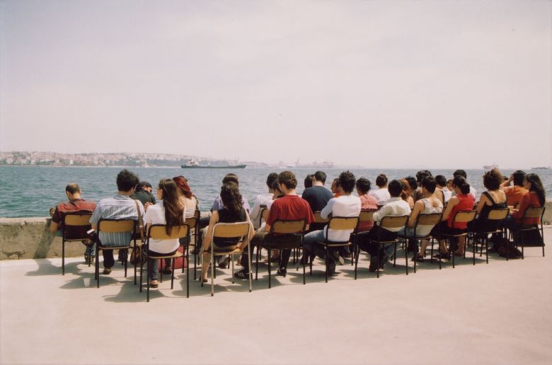 Gülçin Aksoy’un "Seyir Korosu" (2002) başlıklı işinden bir ayrıntı.